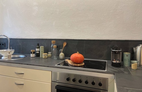 Bad Kreuznach House | Small old town vacation home with garden. And heart.