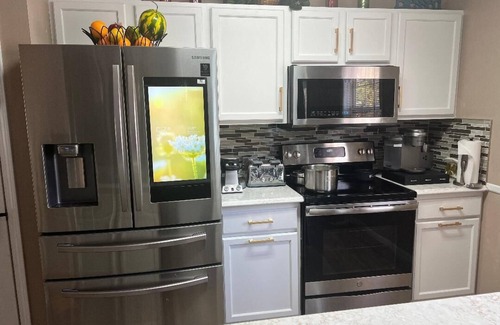 Columbia House | Smart home, entire Loft, 3 bedroom, 2 bath