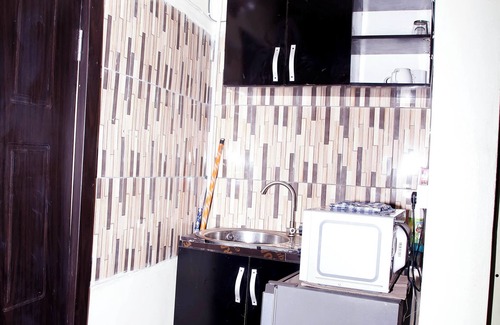 Yaba Apartment | Smilley's Place - Ms Roffi Close to Unilag