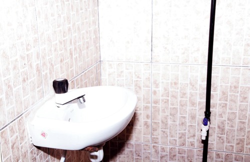 Yaba Apartment | Smilley's Place - Ms Roffi Close to Unilag