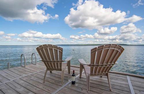 Indian River House | Smith Family Cottages- Lake House