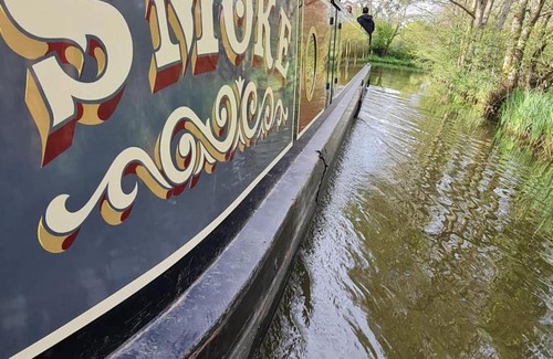 Little Witcombe Boat Rental | Smoke (Rowington Narrowboats)