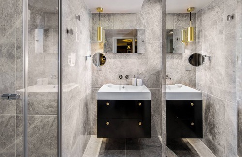 Les Halles Hotel | Snob Hotel
