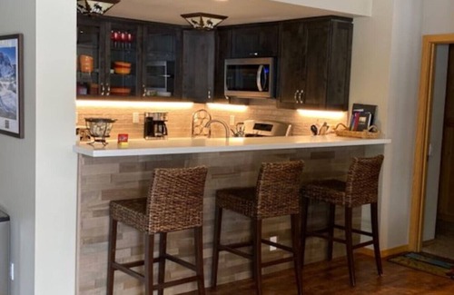 Mammoth Lakes House | Snowcreek V 2 Bedroom 2 Bath Cozy 5 ⭐️ Mountain Retreat!