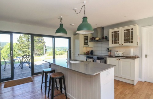 Lerags Cottage | SOBRACHAN, family friendly, with hot tub in Kilmartin