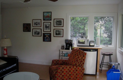 Travis Heights Apartment | Soco - Secluded 2 Bedroom Studio