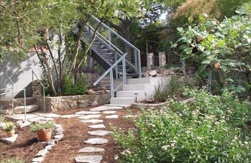 Travis Heights Apartment | Soco - Secluded 2 Bedroom Studio