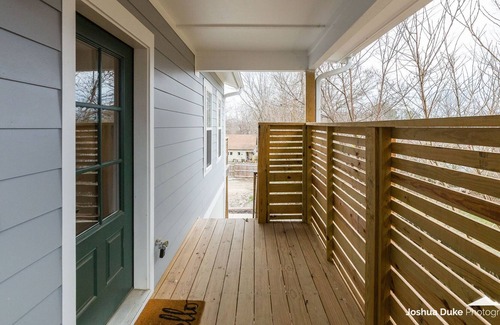 Fayetteville Cottage | SoFay Cottage on College - Walkable to U of A and Downtown Square.