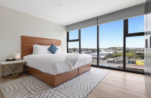 Mount Roskill Hotel | Soho Hotel Auckland