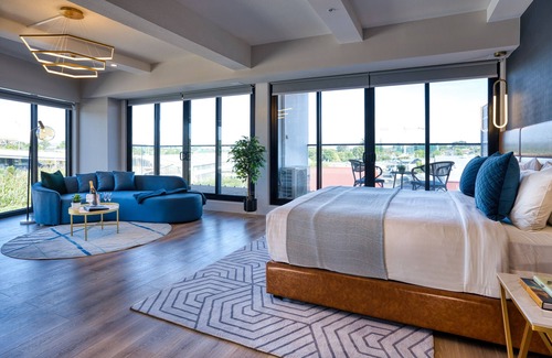 Mount Roskill Hotel | Soho Hotel Auckland