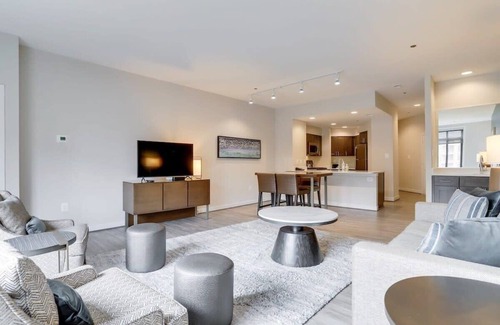 Court House Apartment | Sojourn | Courtland Towers | 2 BR
