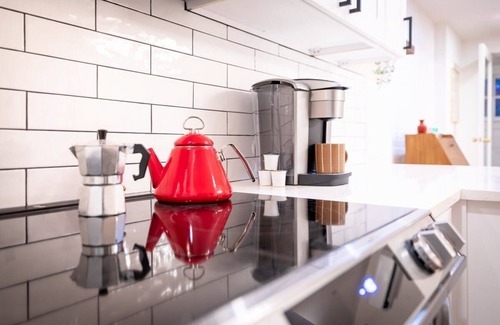 Dupont Circle Condo | Sojourn in DuPont Circle: Modern Meets Historic