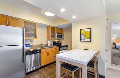 Sharonville Hotel | Sonesta ES Suites Cincinnati - Sharonville West