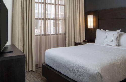 Arts/Warehouse District Hotel | Sonesta ES Suites New Orleans Convention Center