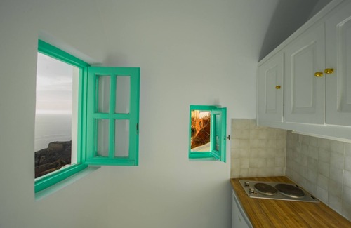 Oia Apartment | Sophia Castle View