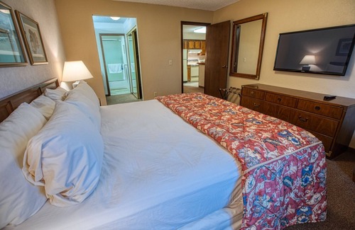 College Hotel | Sophie Station Suites