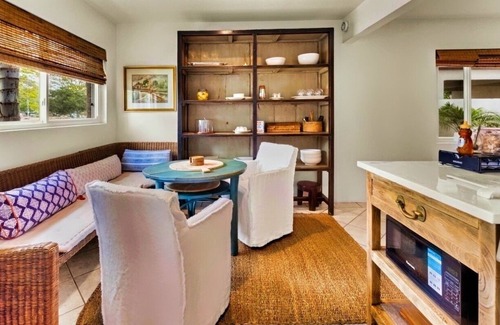 East Beach Apartment | Soul & Sea #1 ~ Charming Boutique East Beach Guesthouse