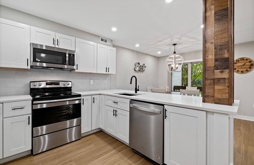 South Beach Condo | South Beach in Sea Pines! Beach & Salty dog are steps away