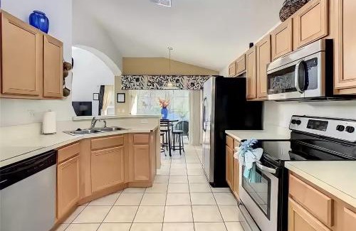 Seasons House | South Facing Pool - Family Friendly - Nr Disney