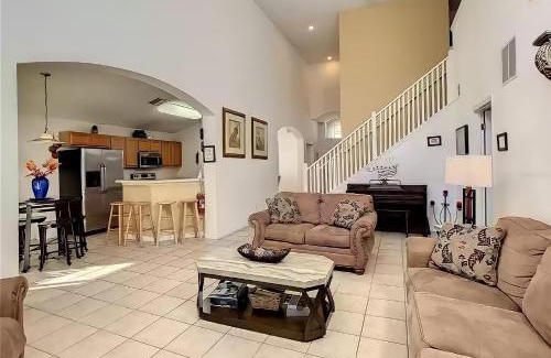 Seasons House | South Facing Pool - Family Friendly - Nr Disney