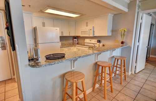 Arcadian Shores Condo | South Hampton 9820