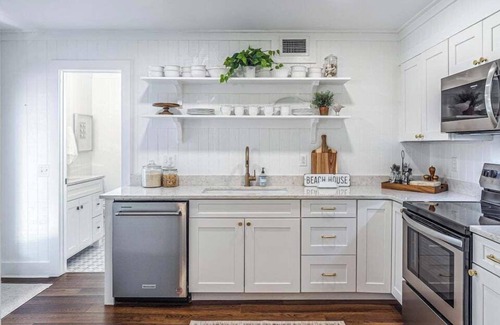 Seagrove Beach Cottage | South of 30A - Walk to Beach - Bikes Included!