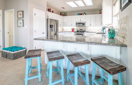 South Padre Island House | Southern Destination: Bask longer, save 10% on stays of 7+ nights!