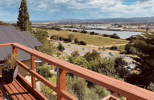 Trevallyn House | Spacious 1 Bedroom Accommodation With Beautiful Views