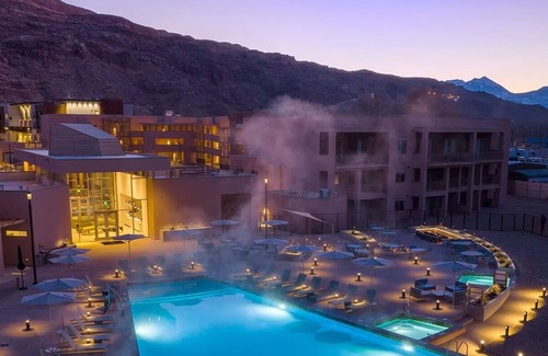 Moab Condo | Spacious 2-bedroom condo in Magical Moab with AC, fitness room