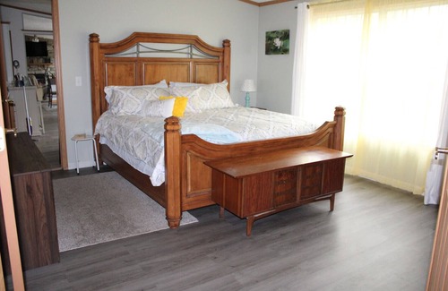 Indian River House | Spacious 3 bedroom home w/fireplace, super close to Burt Lake!