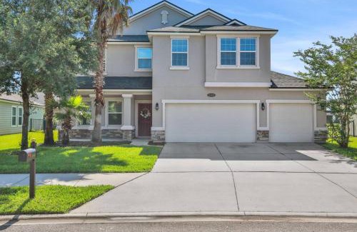 Northside House | Spacious 4bed and baths Villa Near JAX Airport Beaches and Restaurants