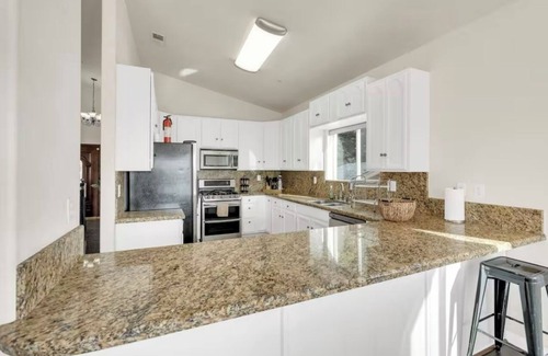 Spring Valley House | Spacious 5-bedroom house in welcoming Spring Valley with AC, WiFi