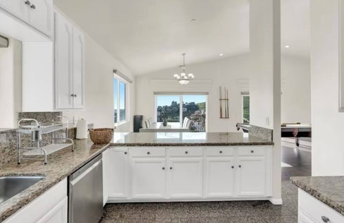 Spring Valley House | Spacious 5-bedroom house in welcoming Spring Valley with AC, WiFi