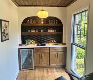 Stone Mountain House | Spacious 5 bedroom house in charming Stone Mountain