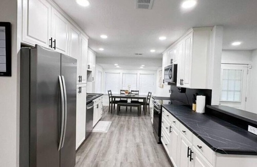 North Richland Hills House | Spacious 5B Home with Private Pool & Grill near Fort Worth, AT&T Stadium