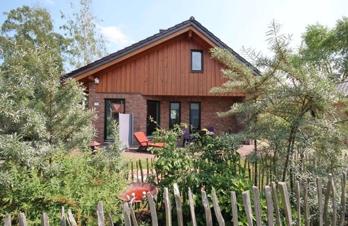 Pelzerhaken House | Spacious 8-person vacation home with sauna, fireplace and garden near the beach
