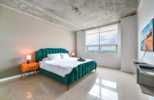 Midtown Apartment | Spacious and Stylish Condo at Midtown w Top Amenities!
