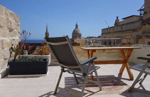 Valletta Apartment | Spacious Apartment- historical character- fascinating views over old town & sea