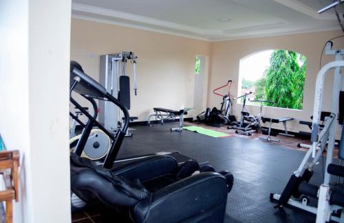 Oyster Bay House | Spacious Apartment near the Beach in Masaki