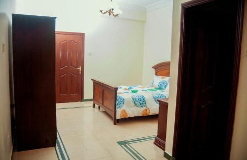 Oyster Bay House | Spacious Apartment near the Beach in Masaki