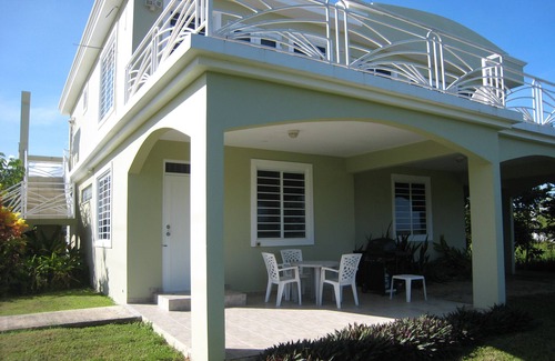 Jobos Apartment | Spacious, attractively decorated 2 BR 1bath gated Apt, 4 Mins to Jobos Beach