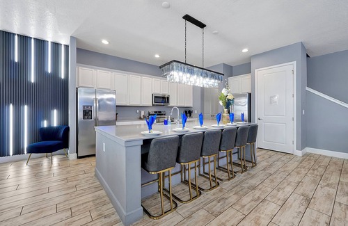 Kissimmee Villa | Spacious Bowling Villa, Lake Views, 14 Bdr/14bath, close to Disney, Sleeps 38