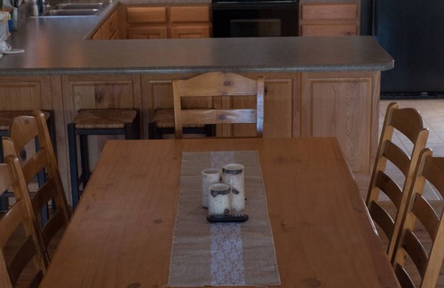 Long Valley Junction Cabin | Spacious cabin w/WIFI and Central Air near Zion and Bryce