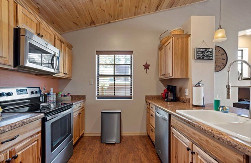 Heber Cabin | Spacious Cabin w/Wild Horses+National Forest+Dog Friendly+White Mountain Views