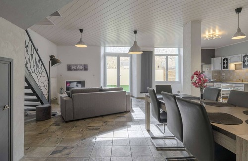 Le Puy-en-Velay Apartment | ★ Spacious ★ City centre ★ Terrace ★ Easy Parking ★ WIFI ★