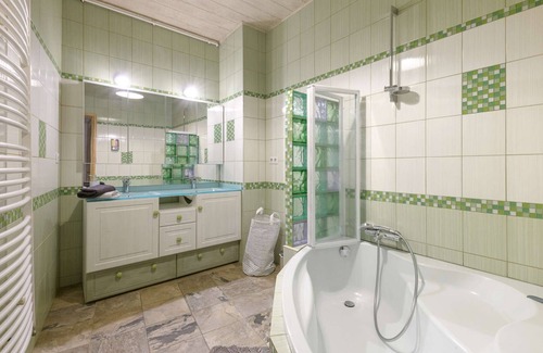 Le Puy-en-Velay Apartment | ★ Spacious ★ City centre ★ Terrace ★ Easy Parking ★ WIFI ★