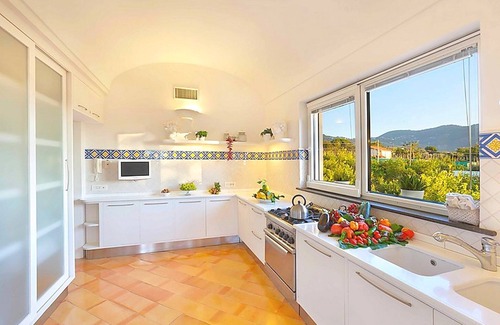 Meta Apartment | Spacious & elegant three-bedroom apartment for up to 7 people near Sorrento