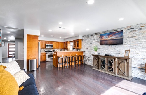 Norwalk House | Spacious, Family-Friendly Home w/Yard by Disneyland, OC, LA, and Beaches