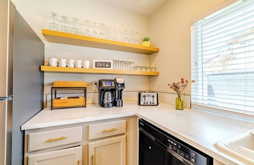 Patton House | SPACIOUS FAMILY POOL HOME/4BR/KING BED Suite/Arcade Games/Billiard Table/Slp12