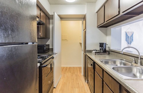 Midland Apartment | Spacious Flat in the Heart of Midland